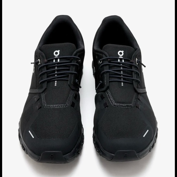 On Running Shoes - On Running Black Athletic Shoes woman’s size 8